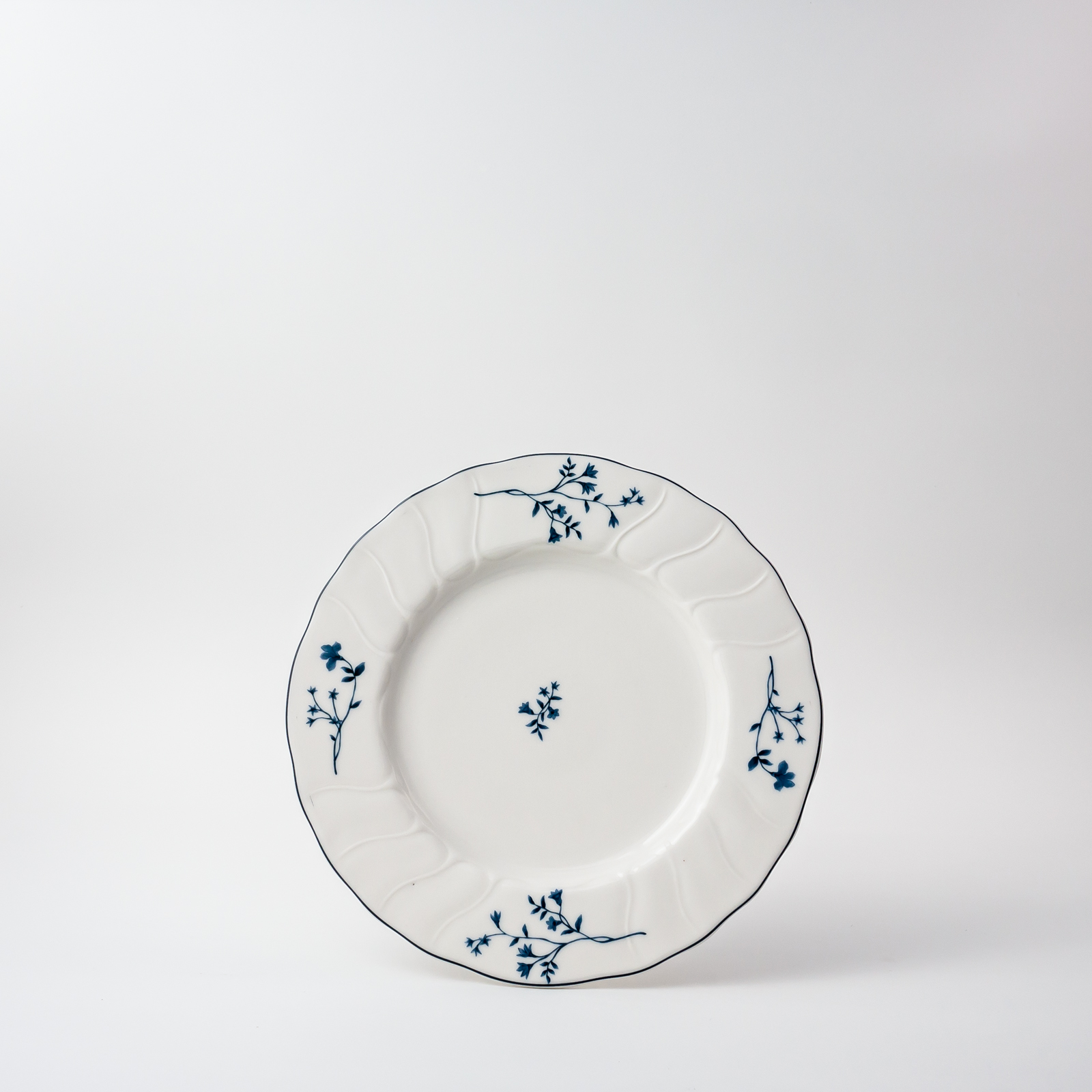 Round plate 21cm – Luxembourg – Blue flowers